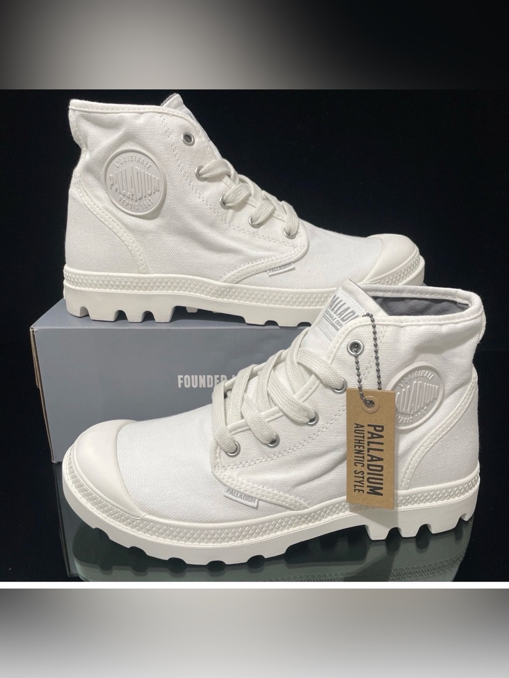 NIB Palladium Unisex Pampa HI Star White Hi Tops Chunky Soles Combat - Size 6.5
